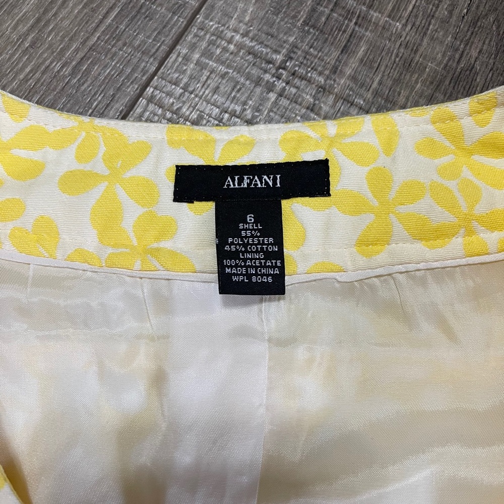Alfani spring jacket! - Picture 3 of 4
